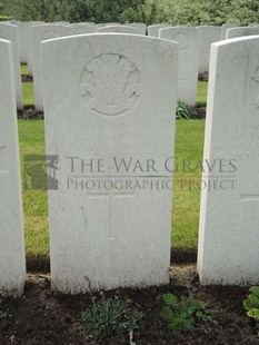 BROWN'S ROAD MILITARY CEMETERY, FESTUBERT - DAVIES, TALFRYN